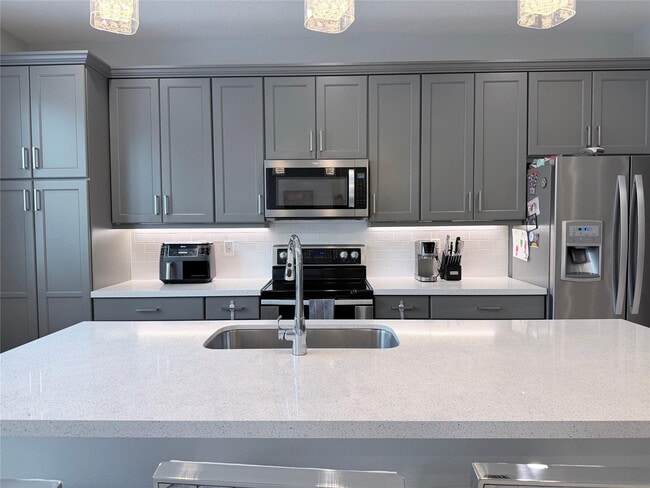 Photo - 556 Parsons Wy