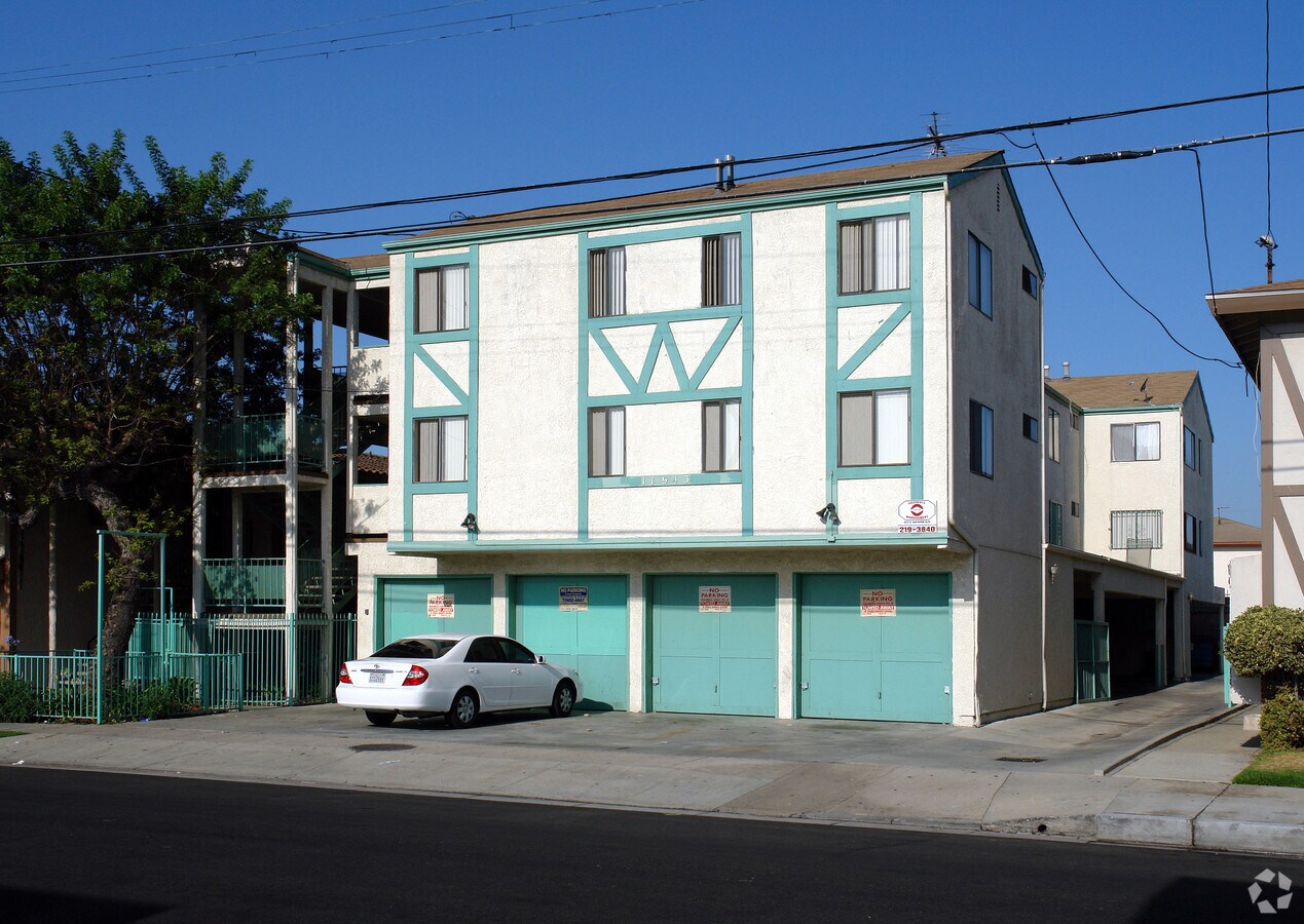 Photo - 11943 Grevillea Ave