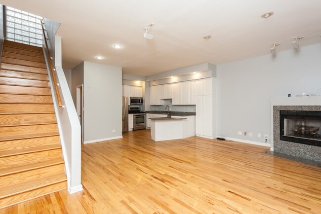 Photo - 2427 N Clybourn Ave