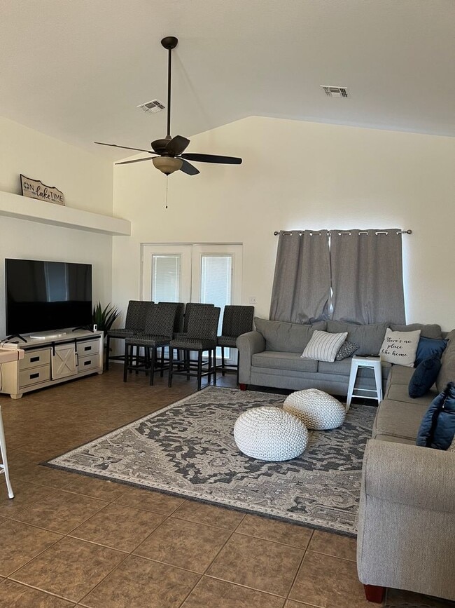 Photo - VACATION RENTAL -- 2 Bedroom, 2 Bath