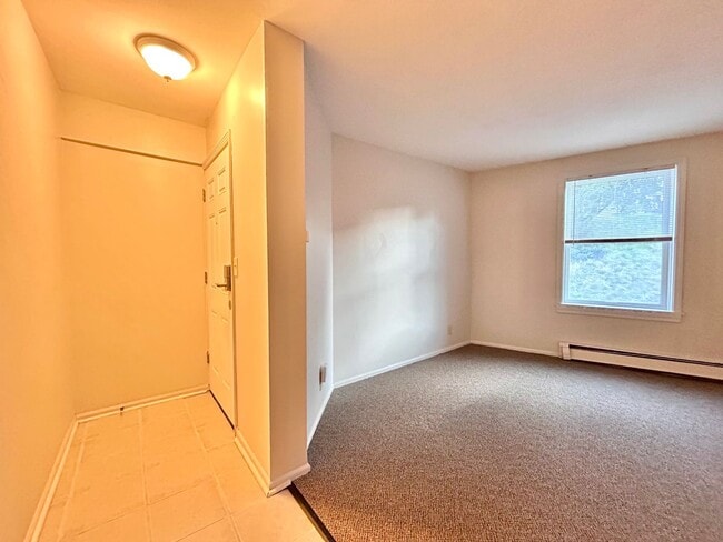 Photo - Cresent NE Apartments Unit #3