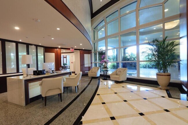 Photo - 411 N New River Dr E