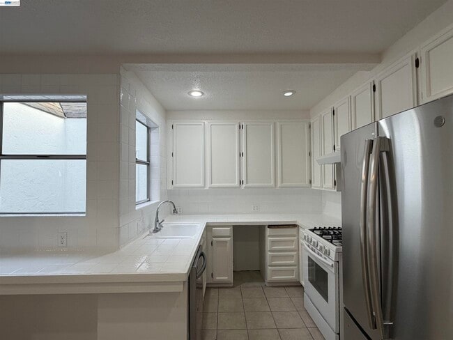 Photo - 175 W Moltke St