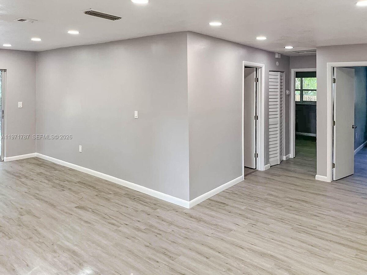 Photo - 2510 NE 182nd St Unit 1-FRONT