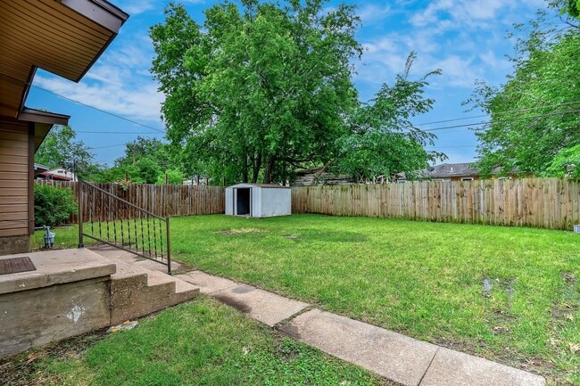 Photo - 806 E Rosedale St