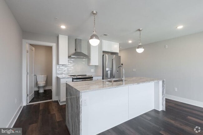 Building Photo - 711 N 16th St Unit 3 Rental