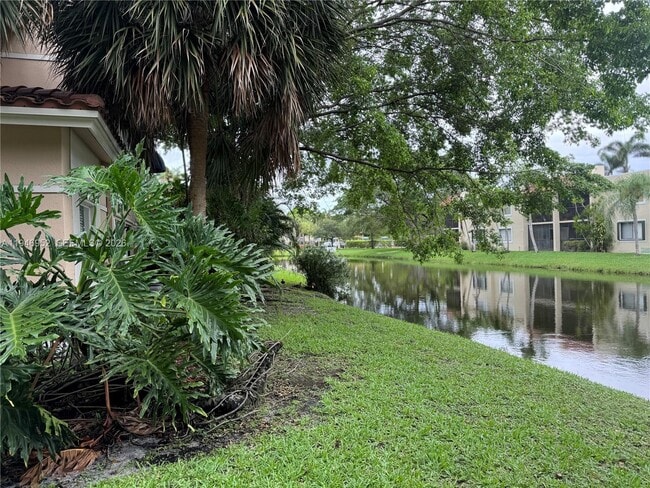 Photo - 549 Racquet Club Rd