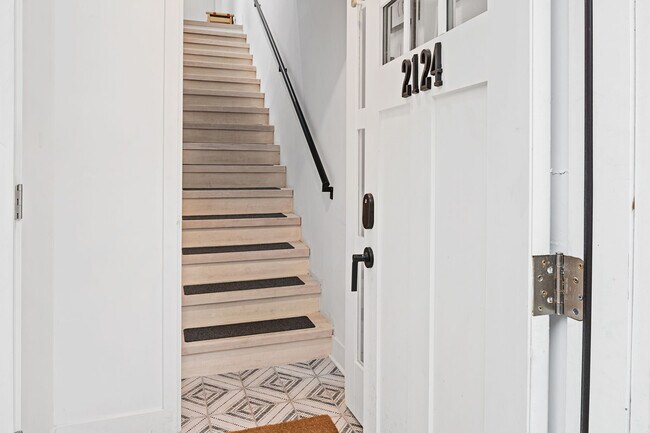 Photo - 2124 N Sedgwick St Unit CH