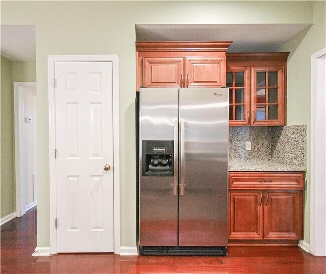 Photo - 1104 Sadlers Close