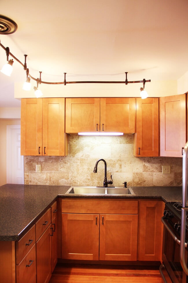 Photo - 48 N Champlain St Unit APT 1