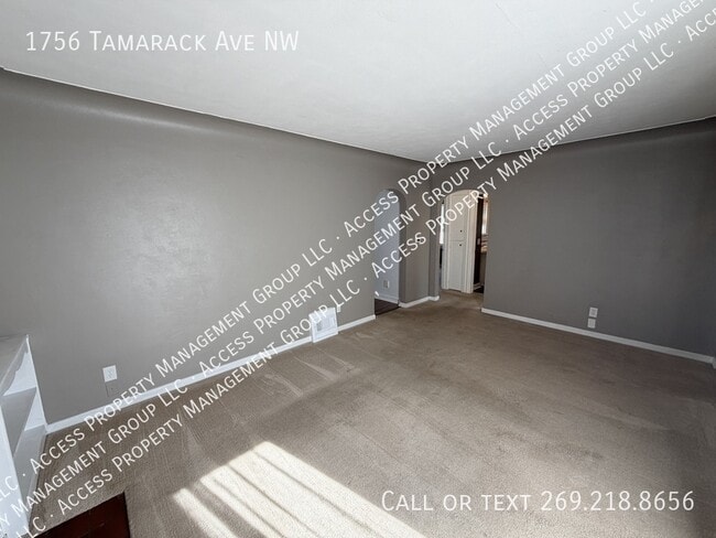 Photo - 1756 Tamarack Ave NW