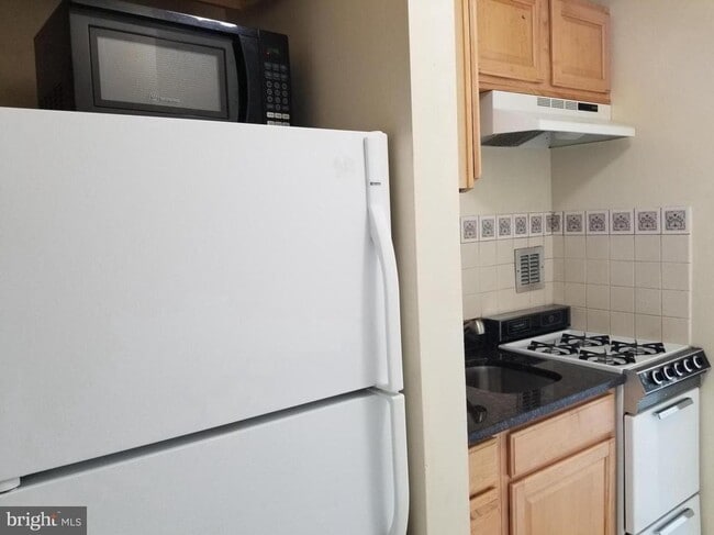 Building Photo - 1011 Arlington Blvd Unit 934 Rental