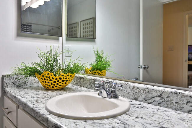 Gleneagle Apartments