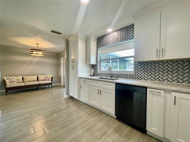 Photo - 2107 E Atmore Cir