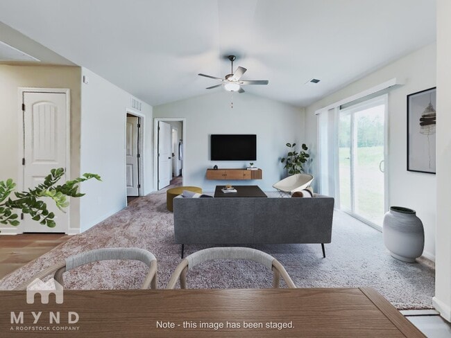 Photo - 380 Taverners Ln