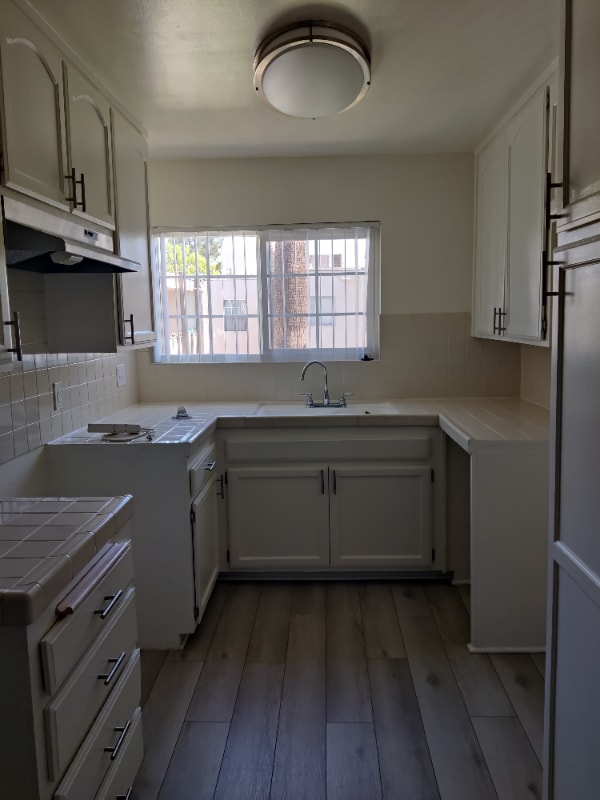 Photo - 18935 Sherman Way Unidad 19