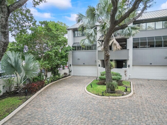 40 Portside Dr