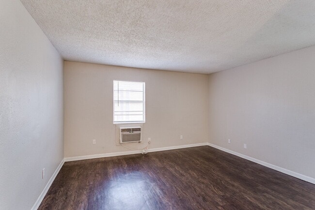 Photo - Best Value 2BR in Moore - Up to $1000 Move in Special! Unit 1
