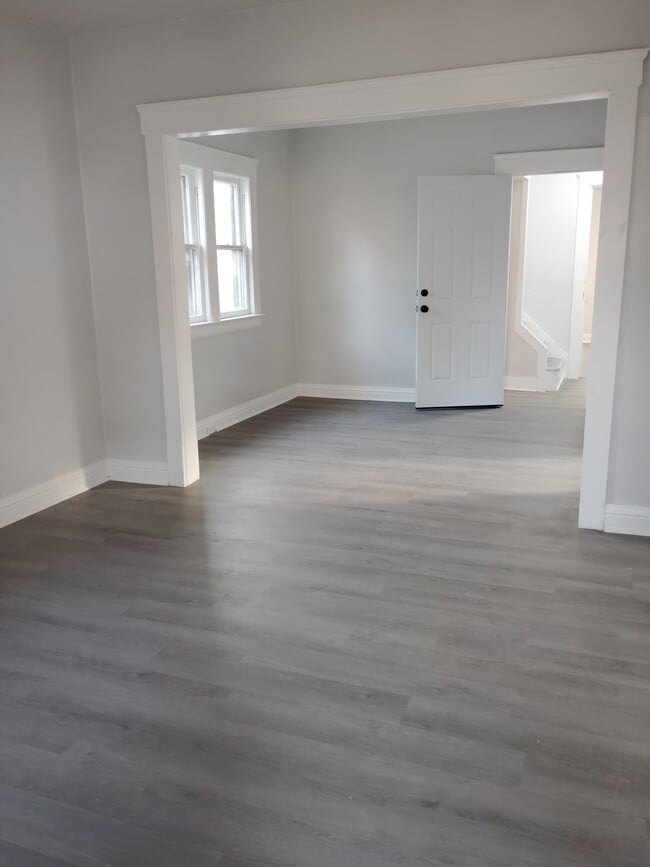 Photo - 2215 Hood Ave Apartamentos