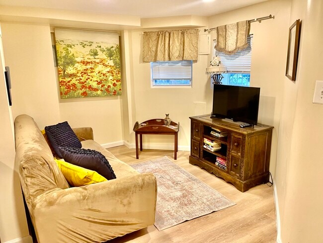 Photo - 1761 T St NW Unidad 2