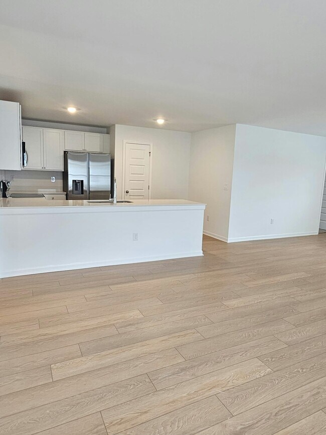 Photo - 184 Labrador Ln