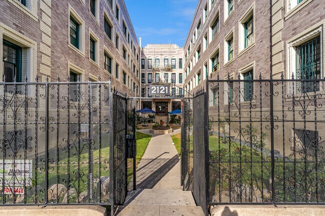 Photo - 2121 James M Wood Blvd Unit 221