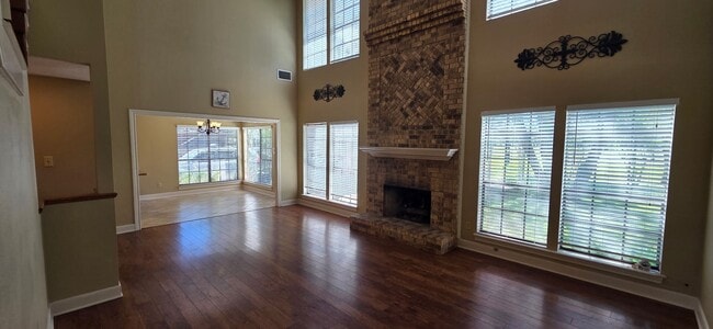 Photo - 1323 Falling Leaf Ln