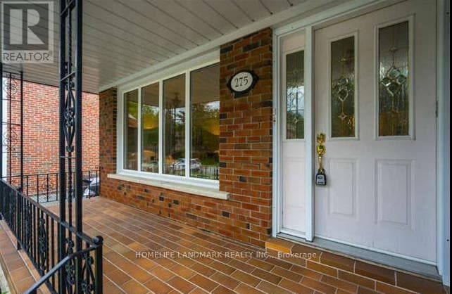 Photo - 275 Hounslow Ave