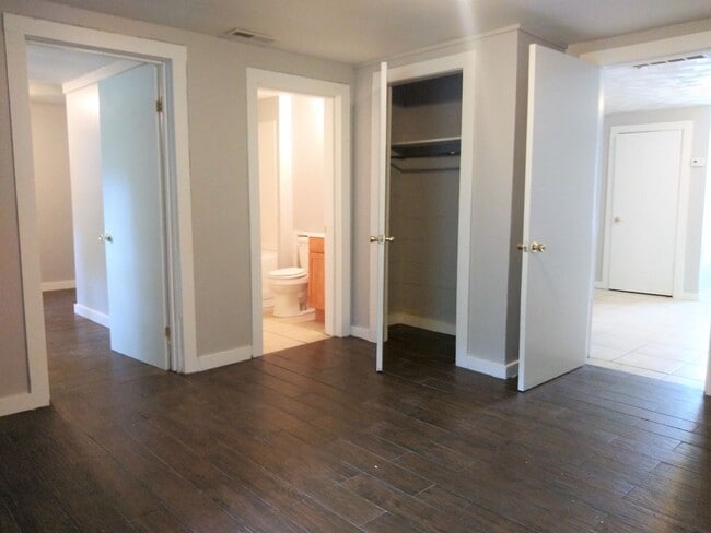 Photo - ~ ~ ~ ~ ~ YOU CAN'T BEAT THIS VALUE! ~ ~ ~ ~ ~ Spacious 3/2 Bungalow on a Quiet Street ~