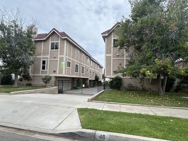 Building Photo - Award Winning Arcadia School District 2-Be... Unit B Rental