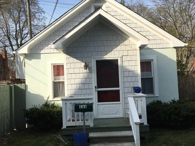 Front of the house - 133 Muir Rd Rental
