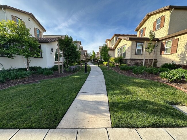 Photo - Beautiful 4 Bedroom, 3 Bath Mountain House Home