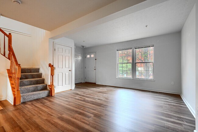 Photo - 9847 Bale Ct