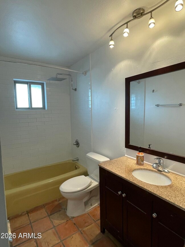 Photo - 2261 E Evergreen St