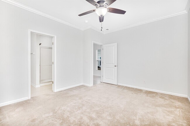 Photo - 301 Castle Dr