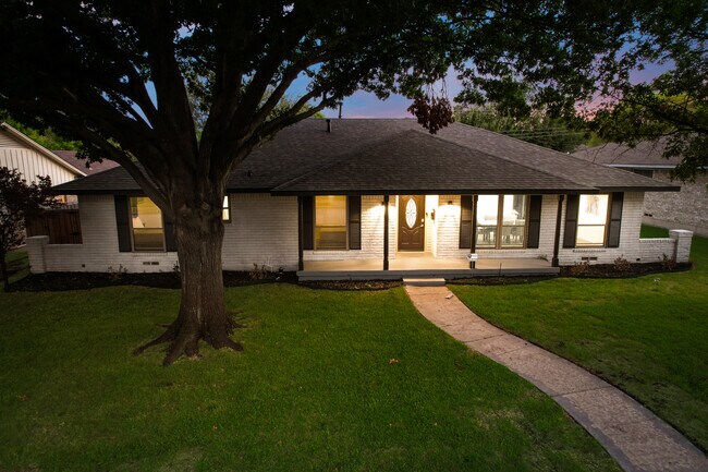 Photo - 7754 Querida Ln