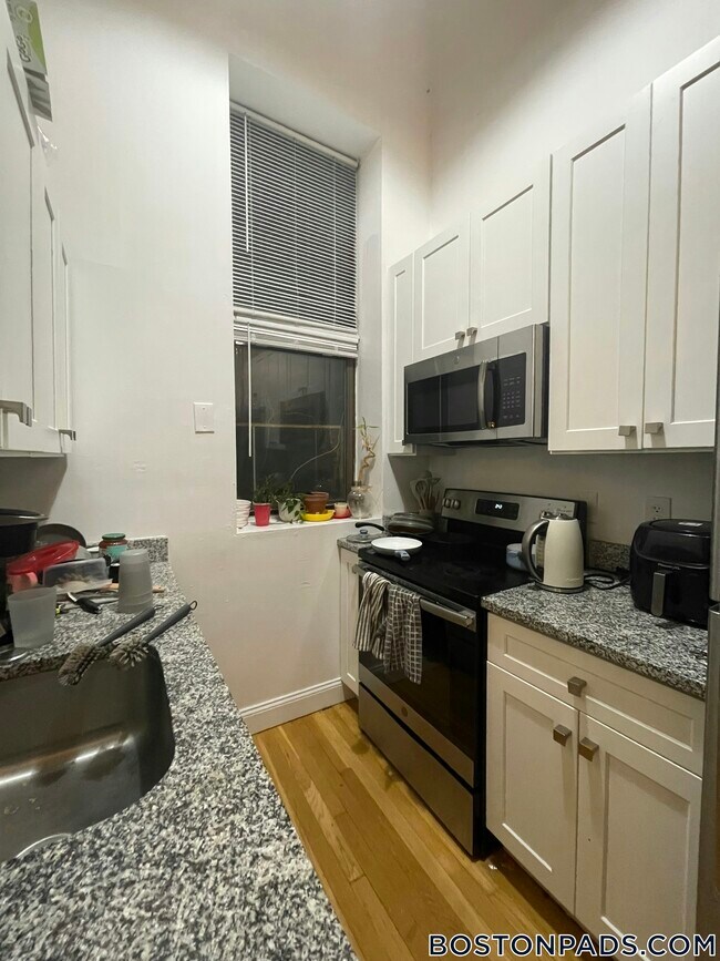 Photo - 168 Northampton St Unit 1
