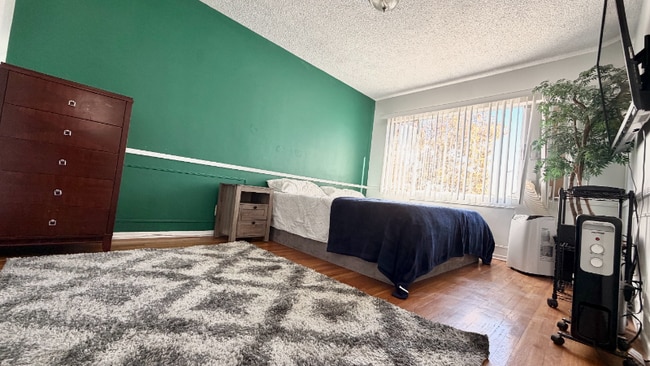 Photo - 1135 Glenville Dr Unit Apt. #4