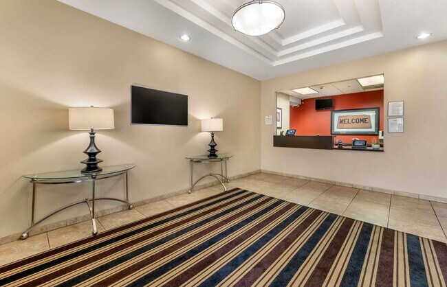 Furnished Studio-Bakersfield - Chester Lane