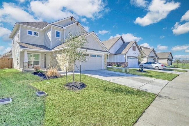 Building Photo - 15225 Still Water Mdw Lp