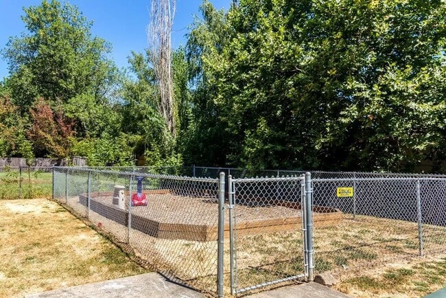 Photo - 1051 E Central Ave