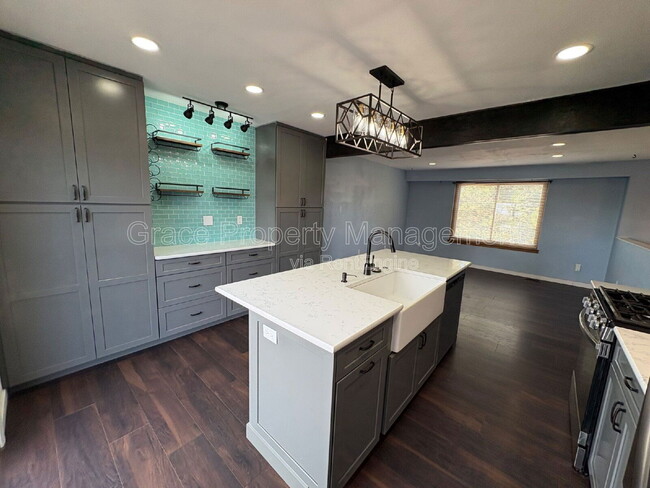 Photo - 3054 S Fraser St