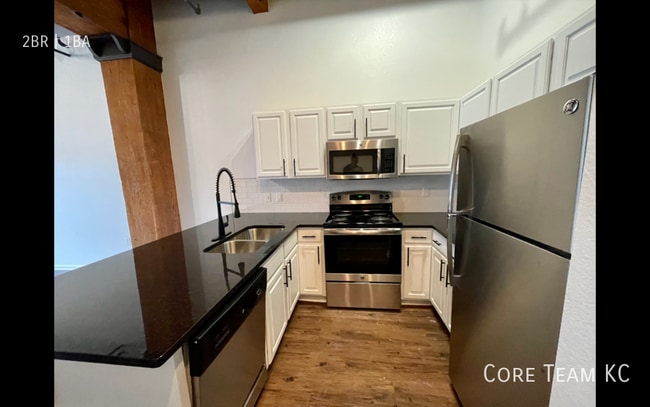 Building Photo - 204 W 5th St Unit 213 Rental