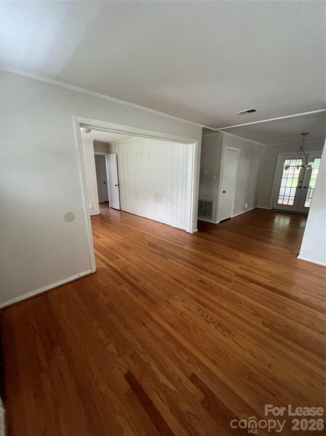 Photo - 4925 Vincent Ln