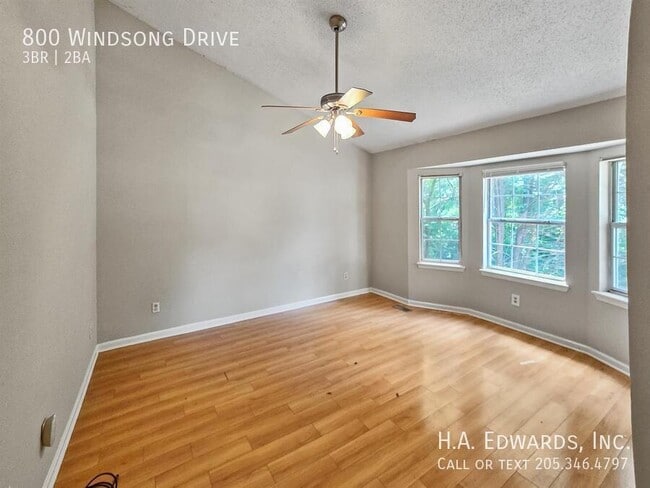 Photo - 800 Windsong Dr