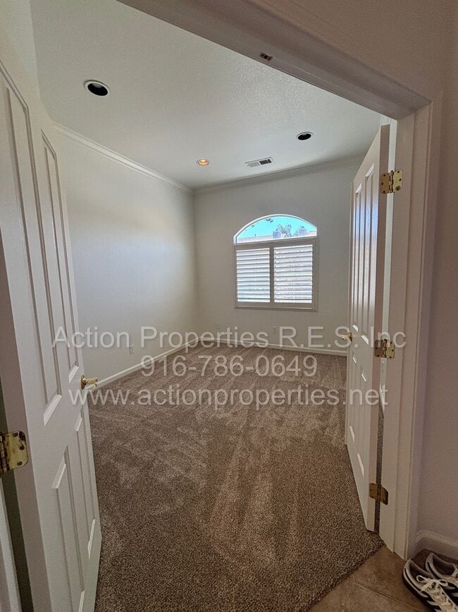 Photo - Action Properties Offering Immaculate Highland Reserve 4 Bedroom 2 Bath, 1581 sqft, New Paint and...