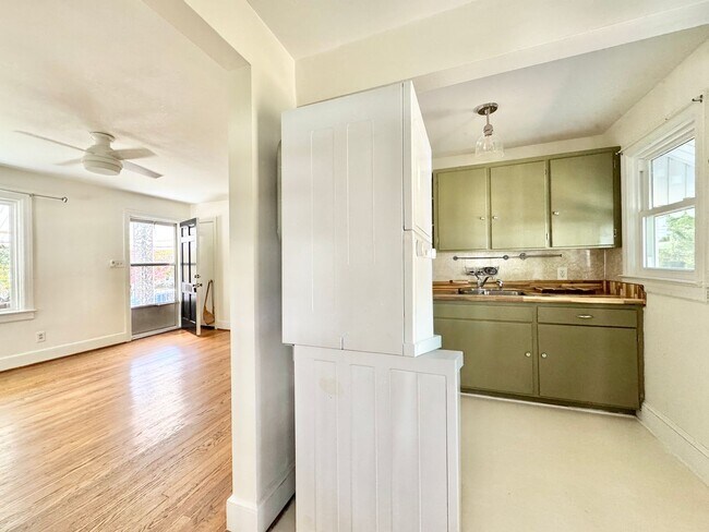 Photo - Lovely 2 Bedroom Convenient to Wendover