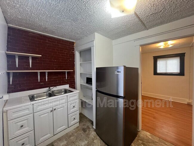 Photo - 631 N Prince St