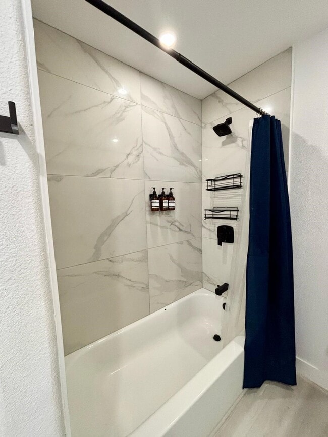 Building Photo - 203 S Lockwood Dr Unit True