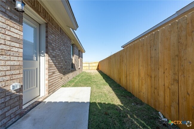 Building Photo - 4905 Rose Gdn Lp Rental